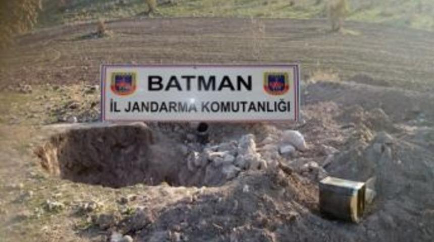 İzinsiz Kazı Yapmak İsteyen Guruba Jandarma Baskını