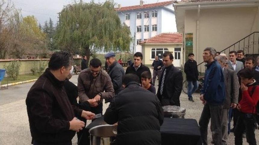 S&uuml;merler Camii&rsquo;nde Aşure İkramı Yapıldı