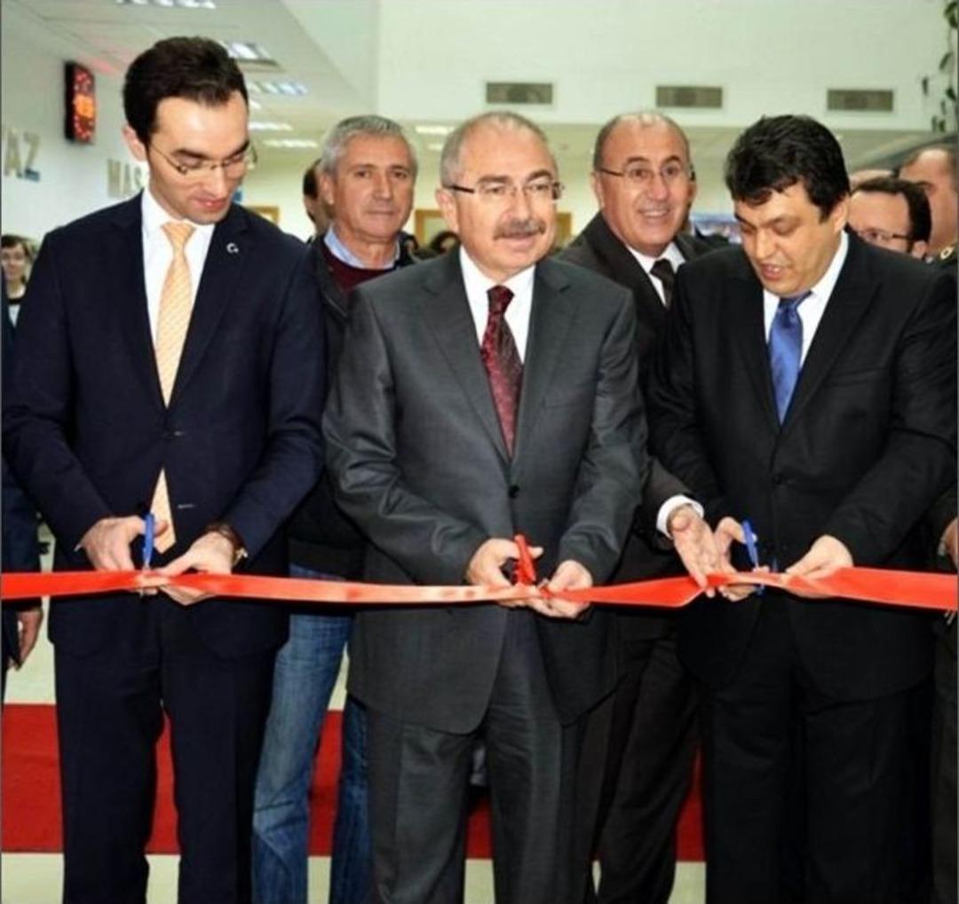 Vali Yaman, G&ouml;nen&rsquo; De Sergi A&ccedil;tı