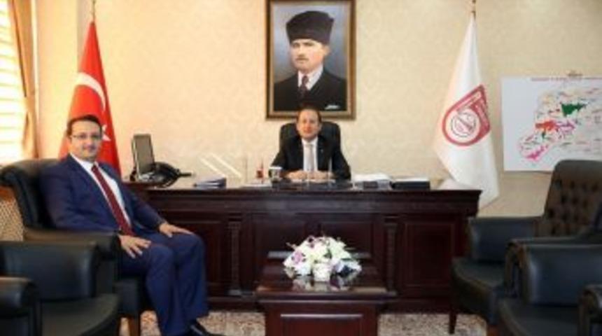 Ak Parti Bayburt İl Başkanı Fatih Yumak, Vali Ali Hamza Pehlivan&rsquo;ı Ziyaret Etti