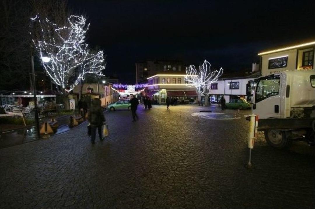 Odunpazarı Yılbaşı İ&ccedil;in Işıl Işıl