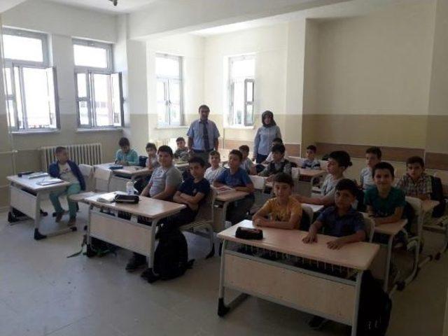 7 Milyon Liraya Mal Olan Okulda 45 &Ouml;ğrenci Var 3