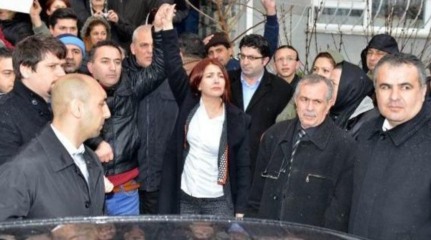 Avcılar Belediye Başkanı'ndan, Evleri İ&ccedil;in Yıkım Kararı Alınan 179 Aileye Destek