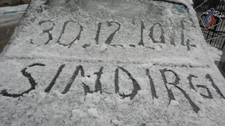 Sındırgı’da Eğitimine Kar Engeli