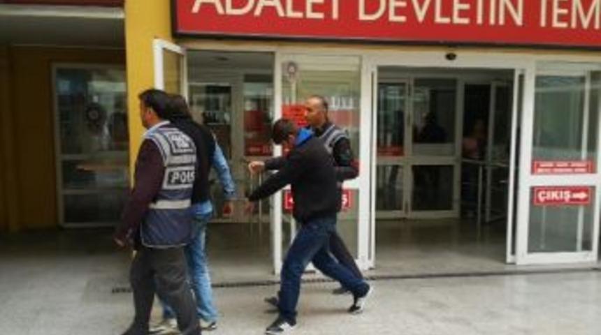Ak&uuml; Hırsızları Polise Yakalandı