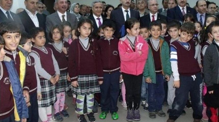 Salihli&rsquo;de Cumhuriyet İlkokulu A&ccedil;ıldı