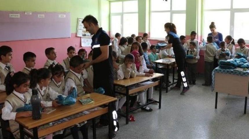 Hakkari Polisinden Bilgilendirme &Ccedil;alışması