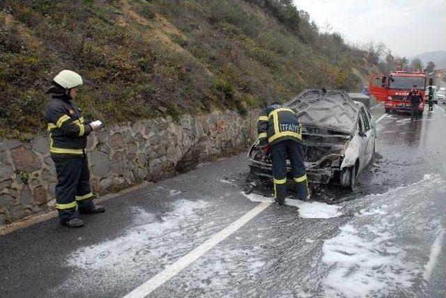 Seyir Halindeki Araç Kül Oldu