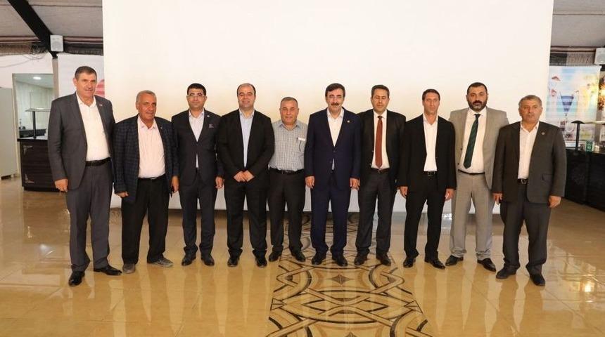 Ak Parti Genel Başkan Yardımcısı Yılmaz Meclis &Uuml;yeleriyle Bir Araya Geldi