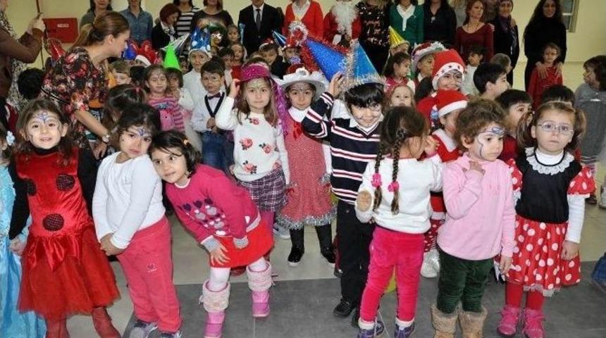 Aliağa&rsquo;da &Ccedil;ocuklara Yeni Yıl Eğlencesi