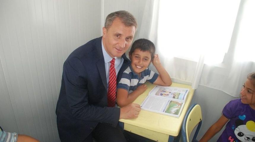 Depremzede &Ouml;ğrencilere Ziyaret