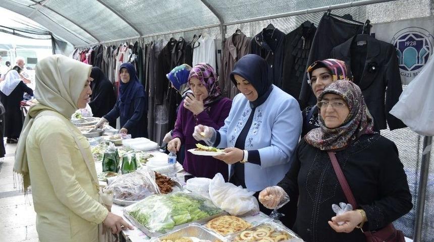 Arakanlılara Destek İ&ccedil;in A&ccedil;ılan Kermese Malatyalılardan Yoğun İlgi