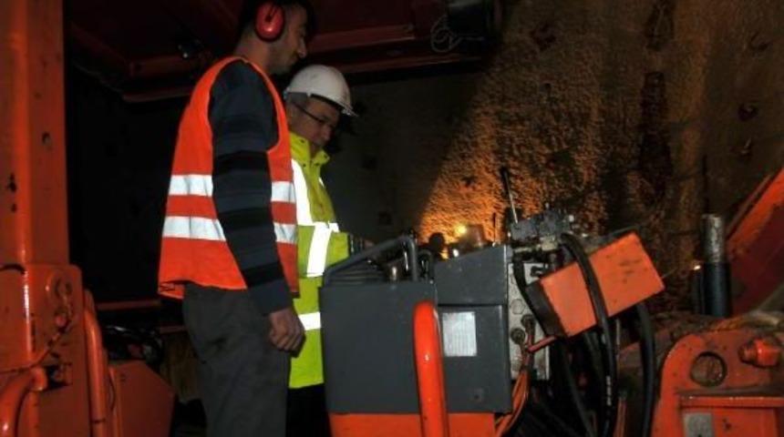 Bakan Elvan: Karayolları'ndaki Değişimi Motivasyon İ&ccedil;in Yaptık (2)