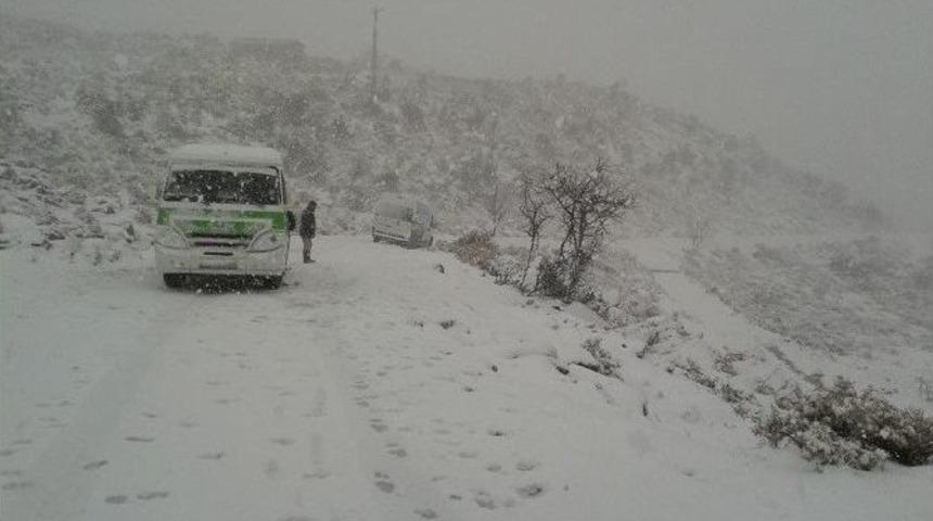 Kar Yağışı Manisa&rsquo;daki Etkisini Artırıyor