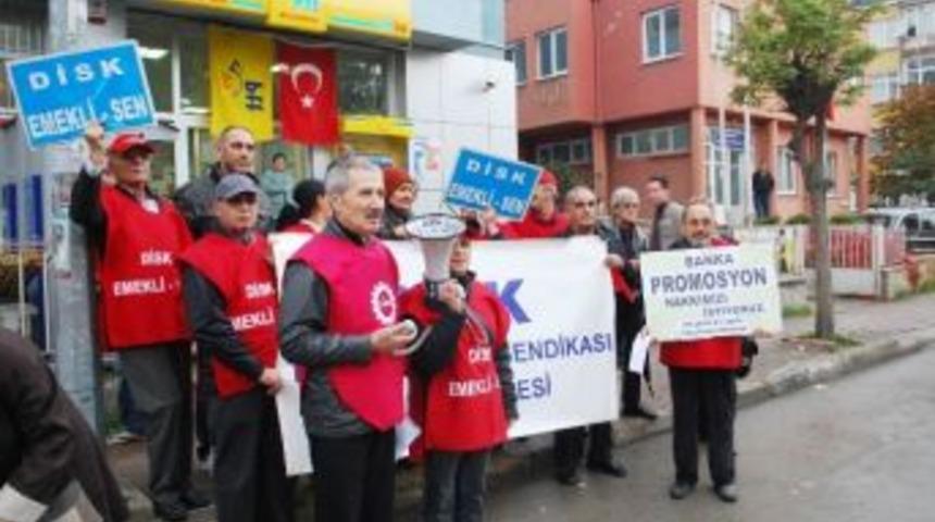 Emeklilerden Promosyon Eylemi