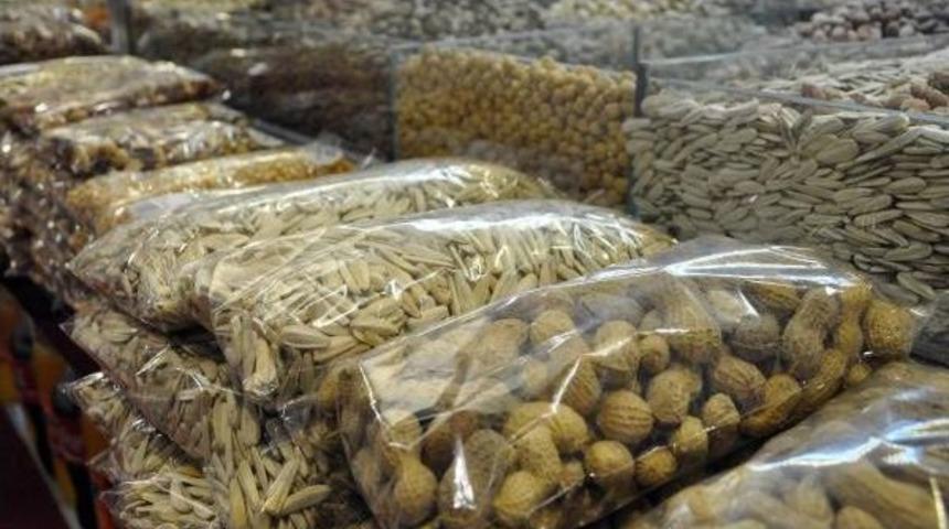 Yılbaşı Alışverişi Esnafın Y&uuml;z&uuml;n&uuml; G&uuml;ld&uuml;r&uuml;yor