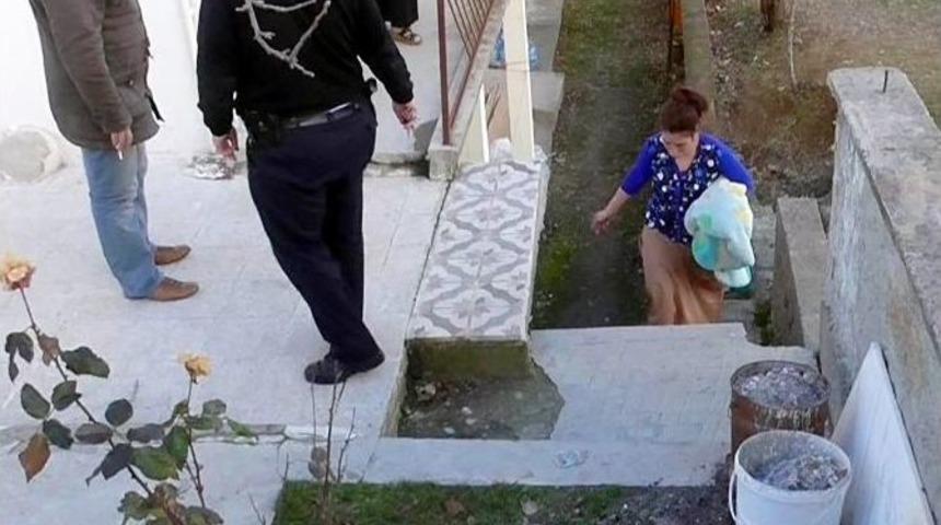 Şiddet Mağduru Kadın Bebeğiyle Polise Sığındı