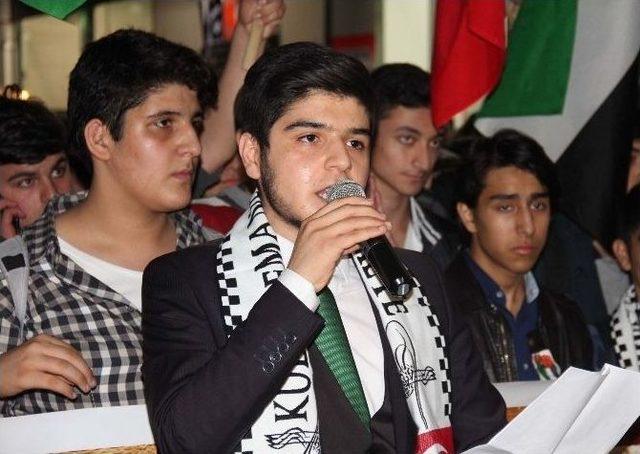 İmam Hatipli &Ouml;ğrencilerden İsrail&rsquo;e Tepki 1