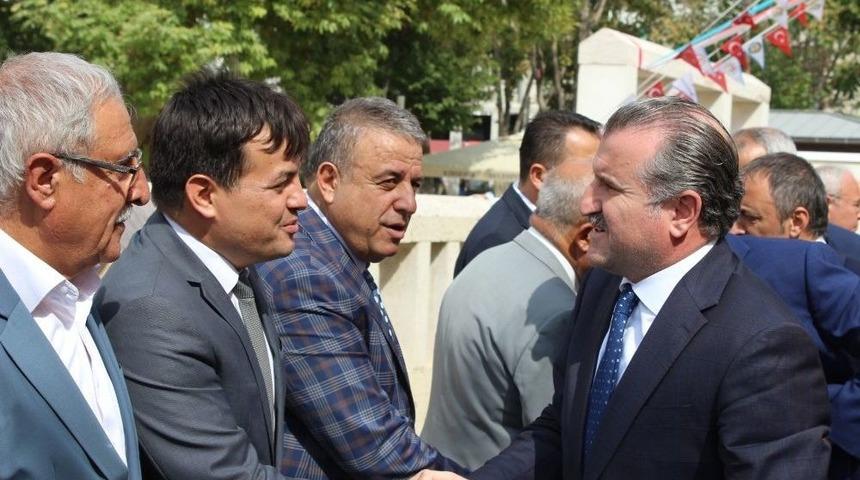 Gen&ccedil;lik Ve Spor Bakanı&rsquo;na 40 Davul-zurna İle Karşılama