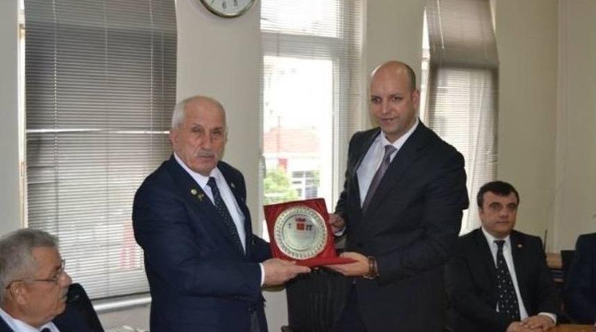 Hayrabolu Belediyesi&rsquo;nden Gazilere Kıyafet Desteği