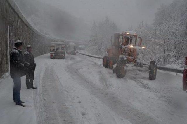 Tır'lar Kaydı, Bursa- Ankara Yolu Tek Yönde Kapandı