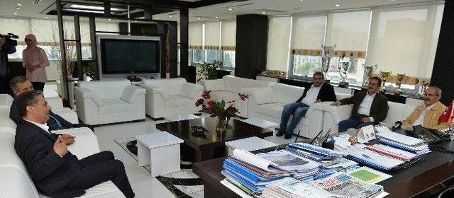 Başkan Büyükerşen’den Uysal’a Ziyaret