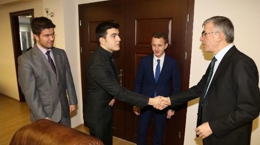 Asü Öğrenci Konseyi’nden Vali Ataklı’ya Ziyaret