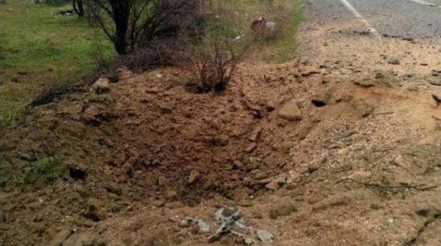 Lice'de Yola Tuzaklanan Bomba Son Anda Fark Edildi (2)