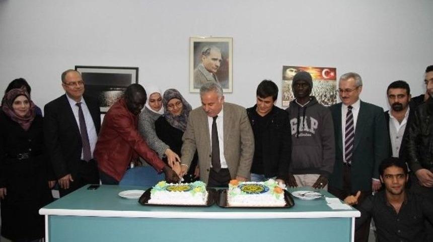 Rektör Mutlu Yabancı Öğrencilerle Buluştu