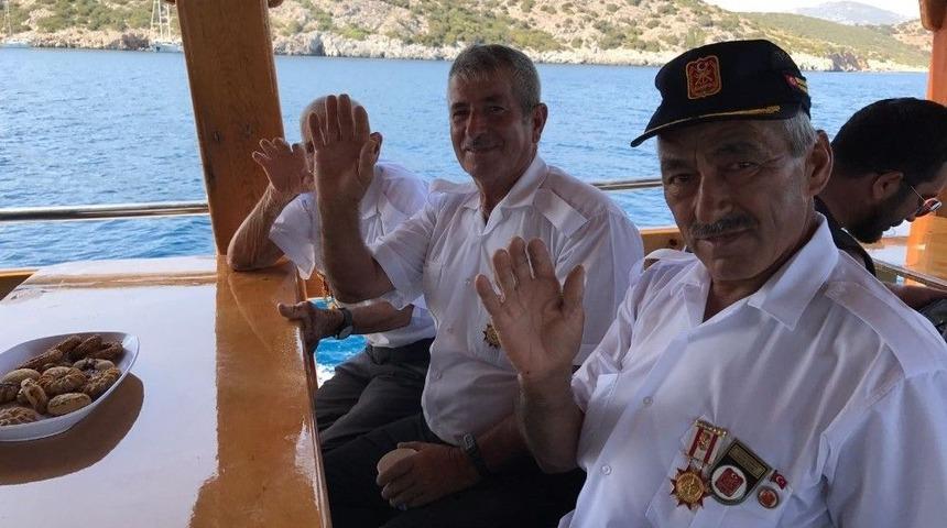 Gazilere Tekne Turu Attırdılar