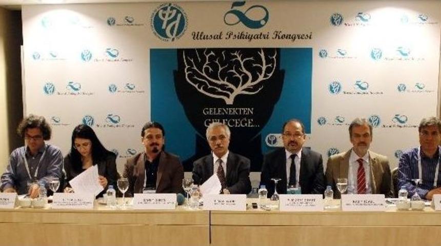 T&uuml;rkiye Psikiyatri Derneği M&uuml;lteci Raporu A&ccedil;ıklandı