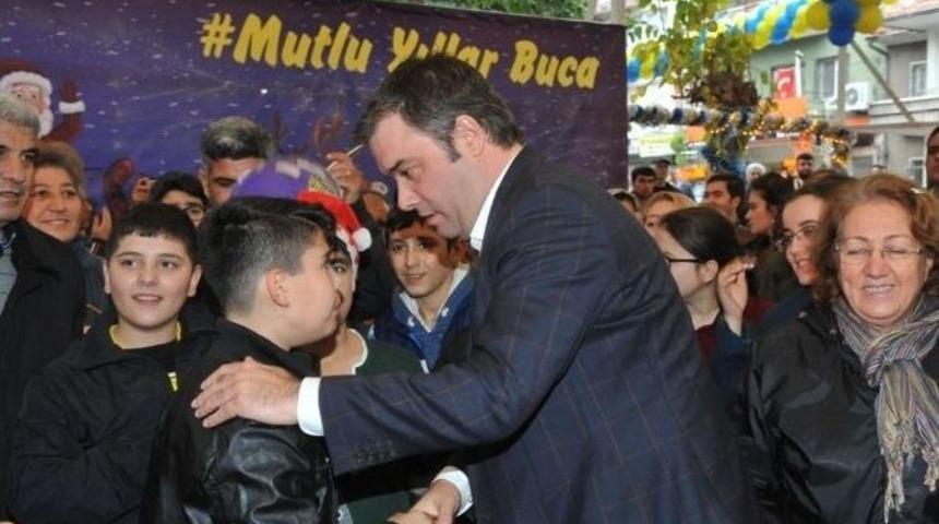 Buca’da Yılbaşı Eğlenceleri Coşkulu Başladı