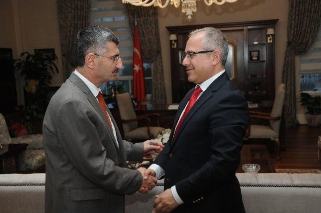 Manisa Valisi Erdoğan Bektaş Konuklarını Ağırladı