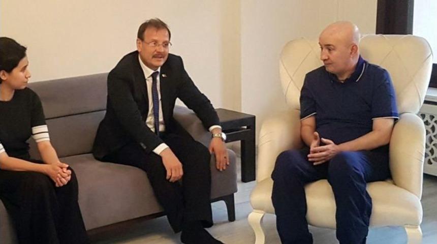 Başbakan Yardımcısı &Ccedil;avuşoğlu, 15 Temmuz Kahramanı Turgut Aslan&rsquo;ı Ziyaret Etti