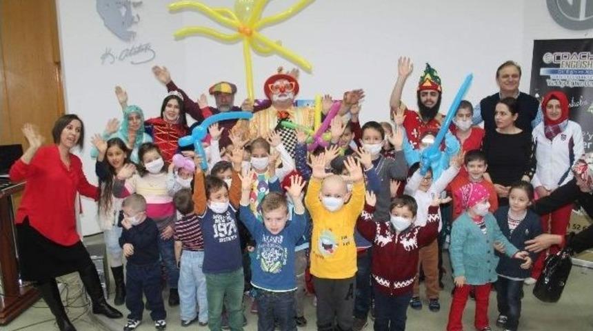 L&ouml;semili &Ccedil;ocuklar İ&ccedil;in Yılbaşı Eğlencesi D&uuml;zenlendi