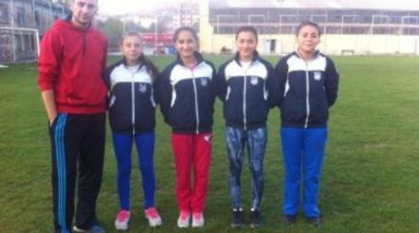 &Ccedil;arşıspor Atletleri Sakarya&rsquo;da