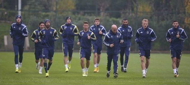 Fenerbahçe, Bursaspor Maçının Hazırlıklarını Sürdürüyor