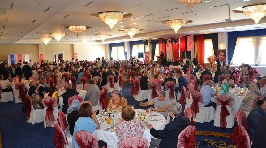 Gaziler Ve Şehit Aileleri Onuruna Yemek