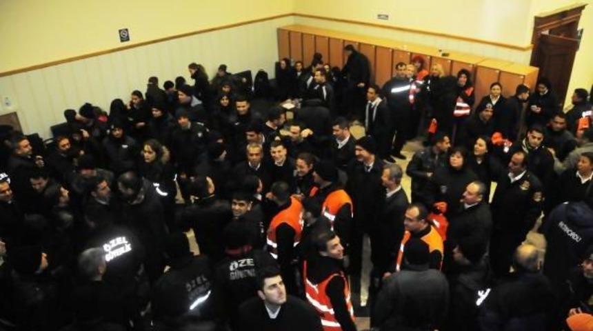 G&uuml;venlik&ccedil;iler Erteleme Tepkisi