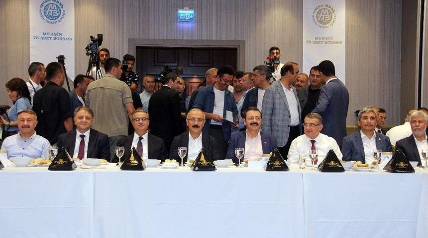 Kalkınma Bakanı Elvan, Mersinli İşadamlarıyla Bir Araya Geldi