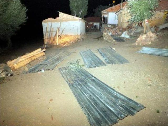 Yozgat ta Şiddetli R&uuml;zgar &Ccedil;atıları U&ccedil;urdu, Ağa&ccedil;ları K&ouml;k&uuml;nden S&ouml;kt&uuml; 1