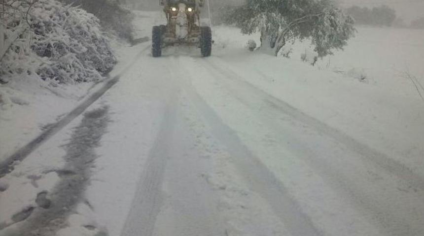 Soma&rsquo;da K&ouml;y Yolları Ulaşıma Kapandı