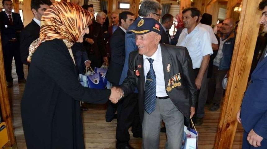 Ardahan&rsquo;da Gaziler Onuruna Yemek Verildi