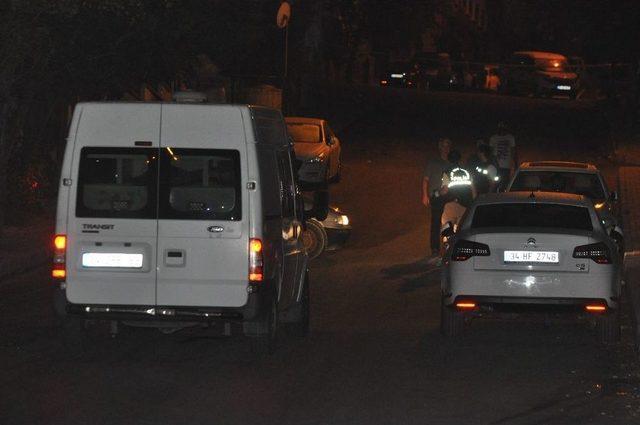 Gaziosmanpaşa’da Polise Silahlı Saldırı: 1 Polis Yaralı