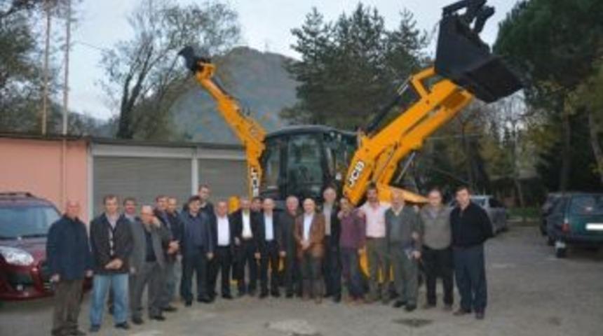 Bor&ccedil;kalı Muhtarlar K&ouml;yleri İ&ccedil;in İş Makinesi Alarak &Ouml;rnek Oldular