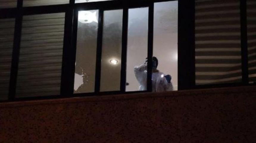 İki Kardeşin Pompalı T&uuml;fekli Kavgasında Sa&ccedil;malar&nbsp;Belediye Binasına&nbsp;Isabet Etti