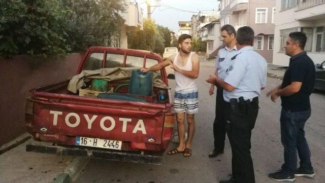 Çaldıkları 100 Litre Mazotu Taşıyamayınca, Yarı Yolda Bırakıp Kaçtılar