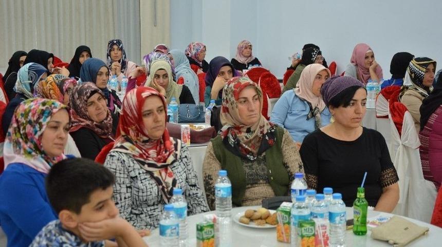 Tarımda &Ccedil;alışan Kadınların Meseleleri Tartışıldı