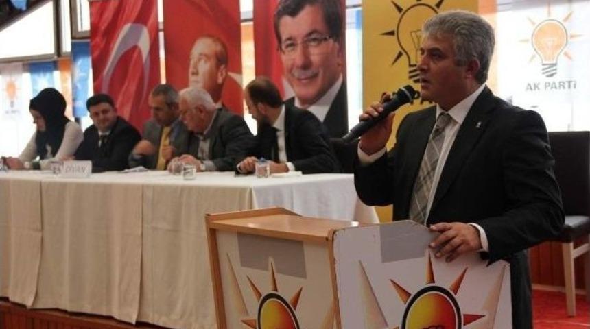 Ak Parti Hayrat Ve Of İl&ccedil;e Kongreleri Yapıldı