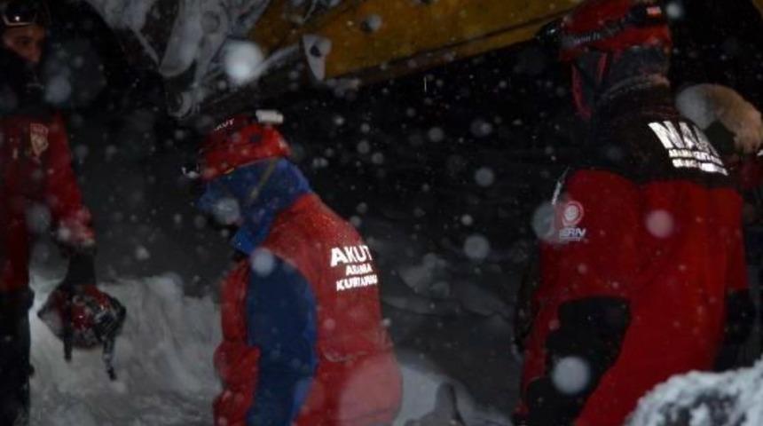 Ağılın Tavanı Kardan &Ccedil;&ouml;kt&uuml;, 7 Hayvan Telef Oldu